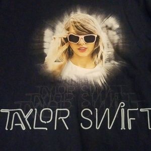 Taylor Swift concert tshirt
